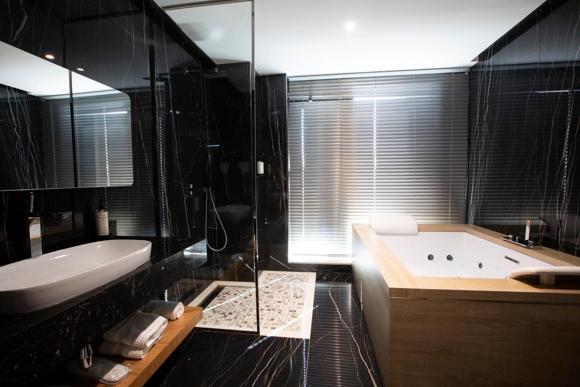 Marinaj Hotel & Spa Тирана Экстерьер фото