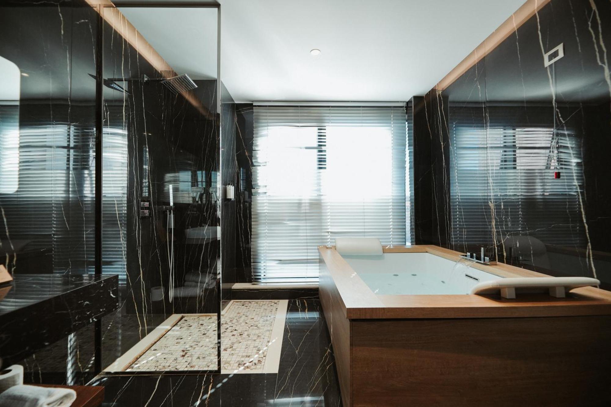 Marinaj Hotel & Spa Тирана Экстерьер фото
